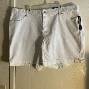 White shorts. Size 22